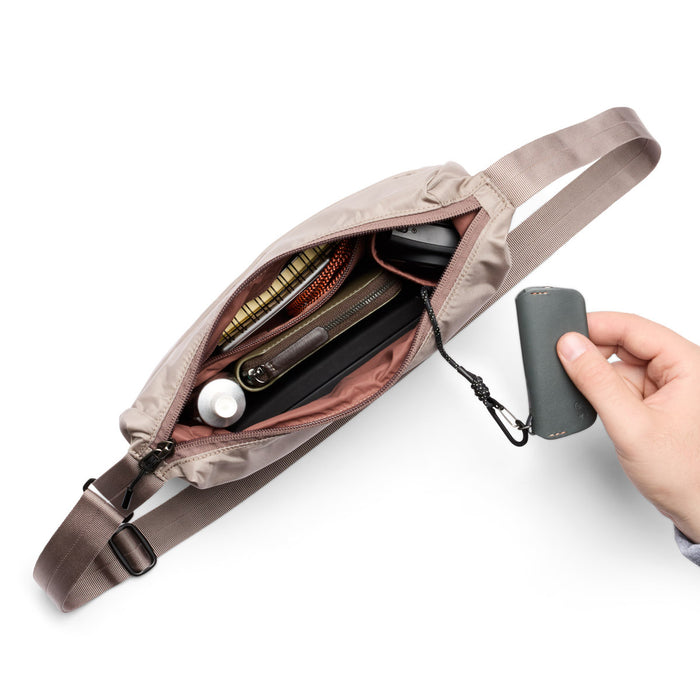 Bellroy Laneway Crescent Bag -laukku