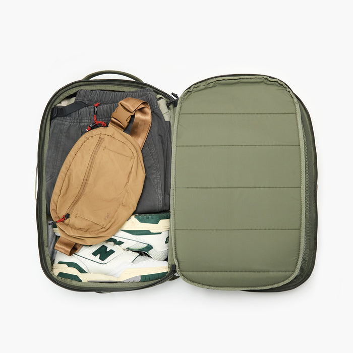 Pakt Aero Travel Backpack -laukku