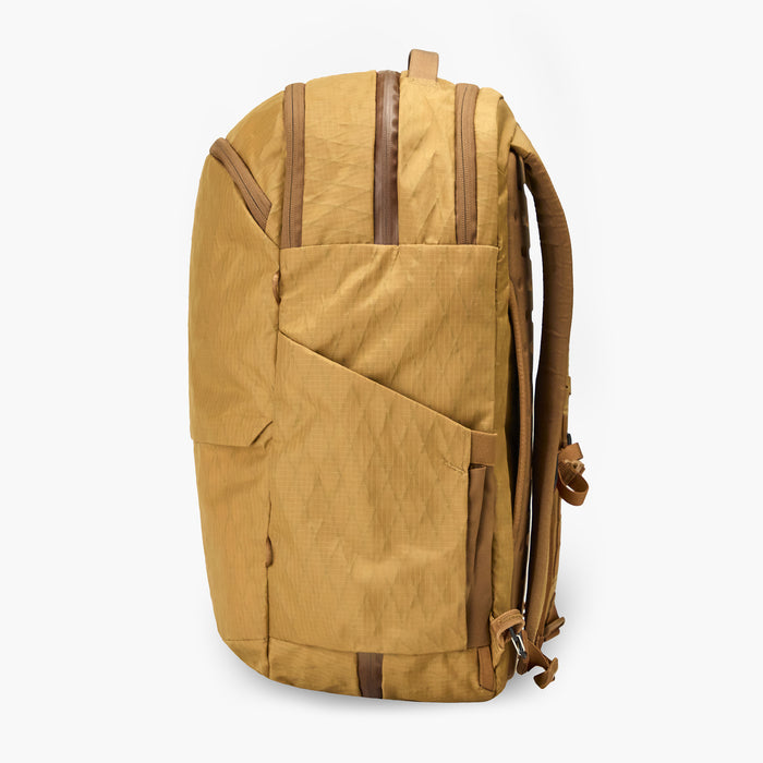 Pakt Aero Travel Backpack -laukku